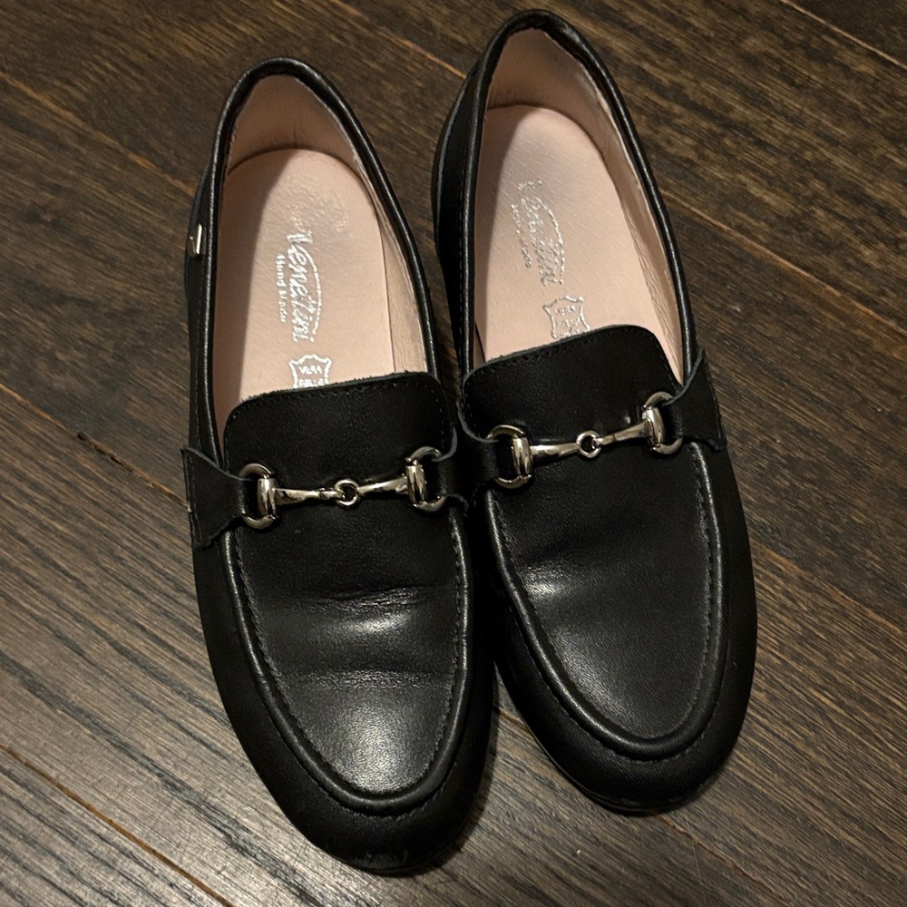 Venettini Black Leather Loafers with Silver Chain